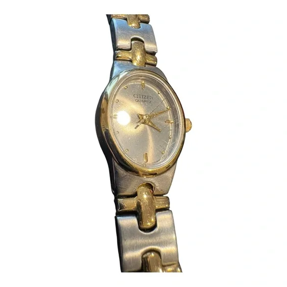 Citizen Quartz Two-Tone Link Watch Silver Gold Classic JB8